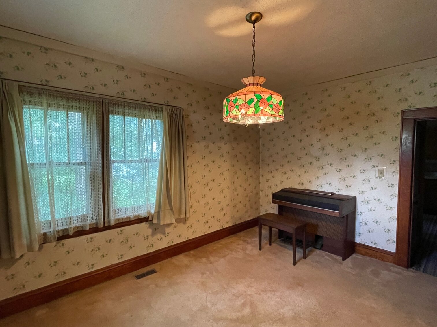 Image for SOLD $41,800 - 3 Bedroom in the South Hills Selling to the Highest Bidder