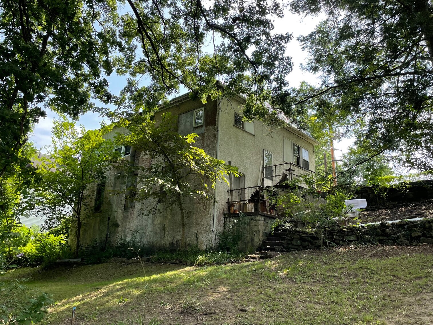 Image for SOLD $41,800 - 3 Bedroom in the South Hills Selling to the Highest Bidder