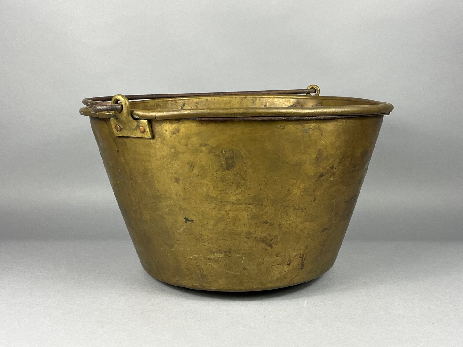 Large Cooking Pot 