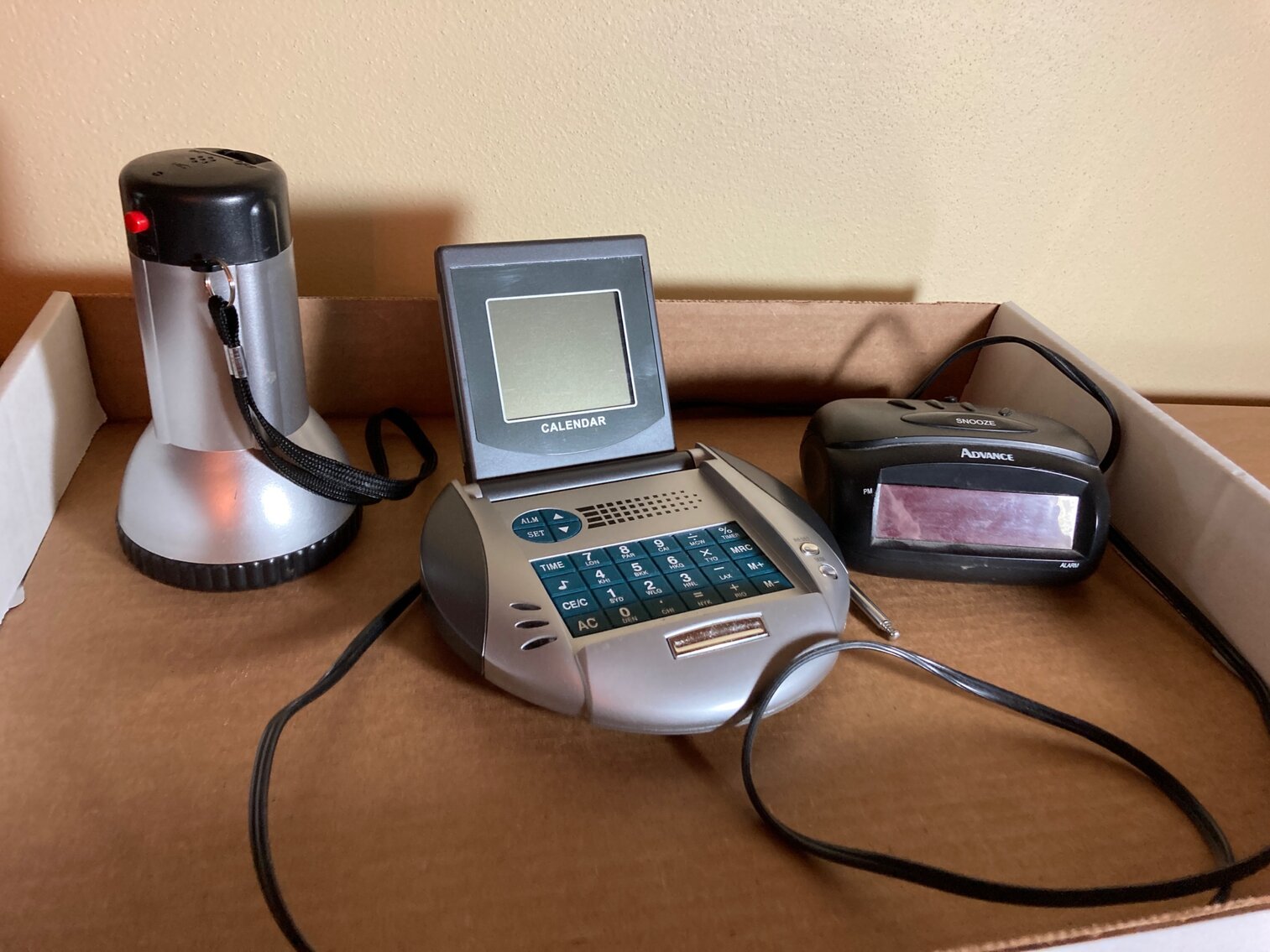 Clock Radio, Calculator