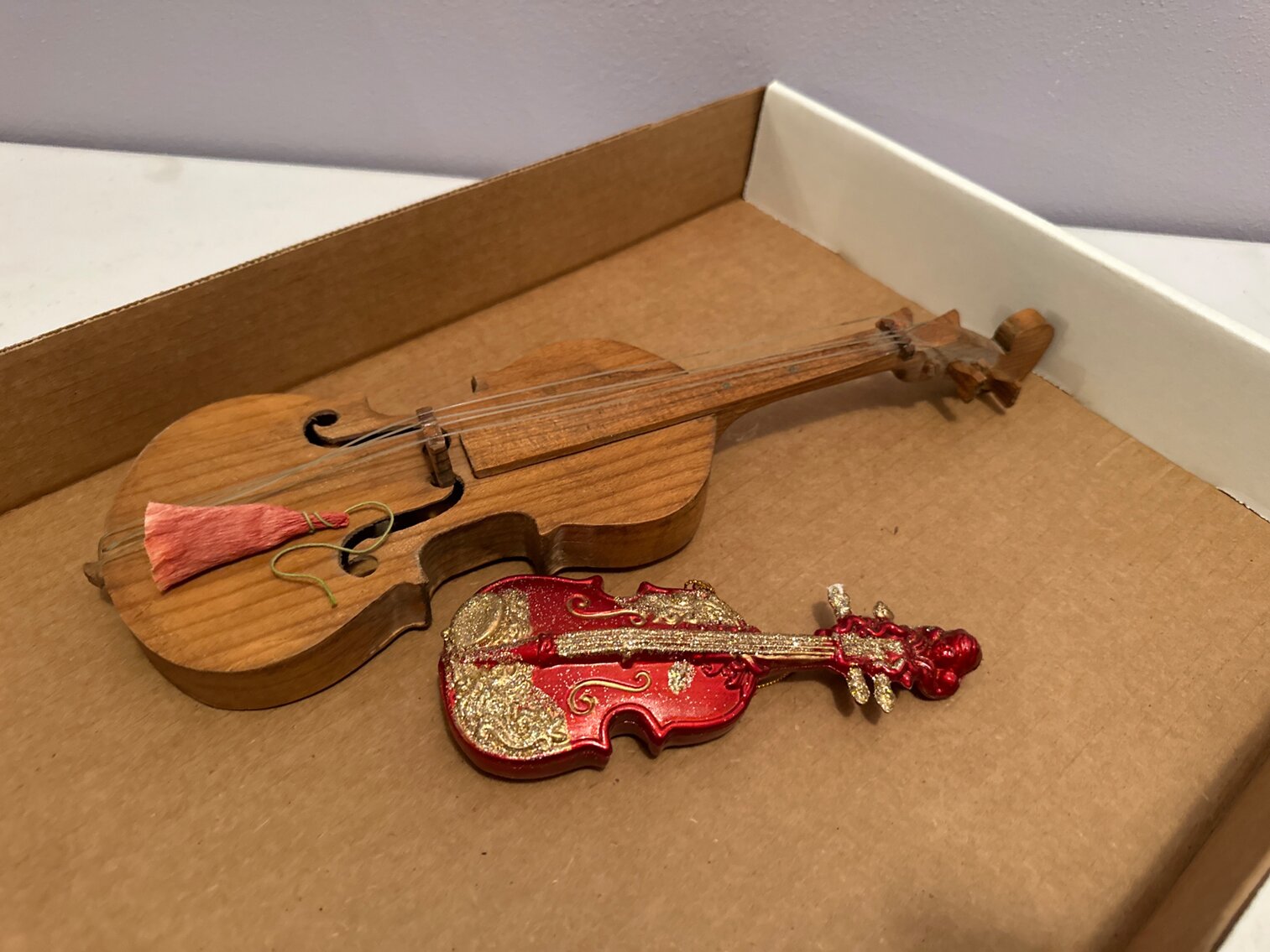 Violin Decorations