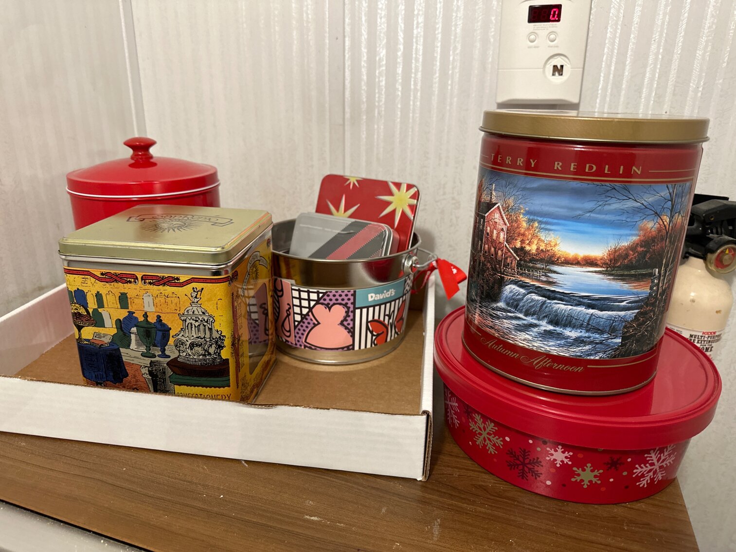 Metal Canisters, Tins