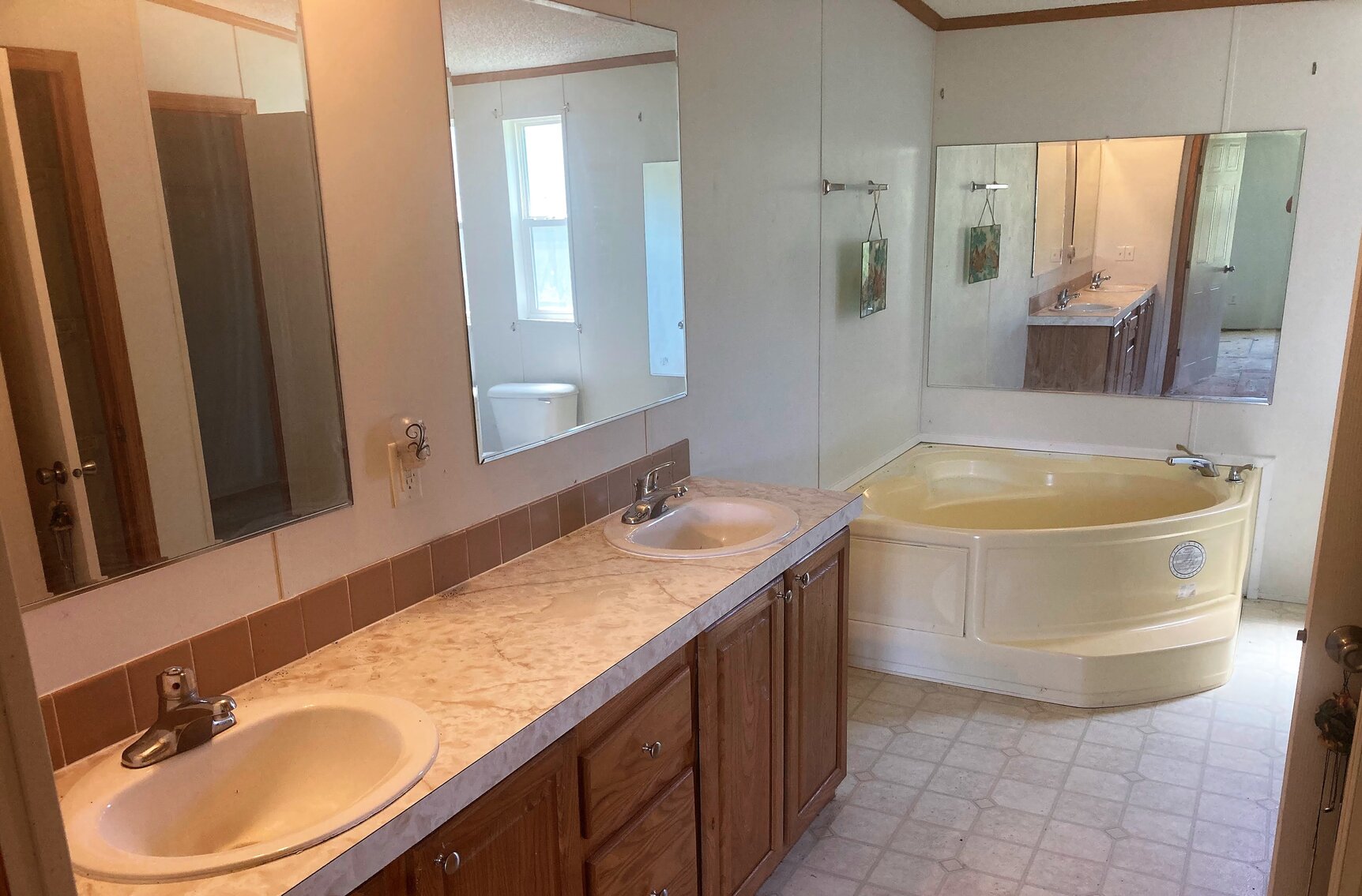 Image for Public Trustee Sale | Spacious 4 Bed/3 Full Bath Single Family Home | 3,016± SF | 4506 Farnham Creek Road | Northern Neck | Farnham, VA