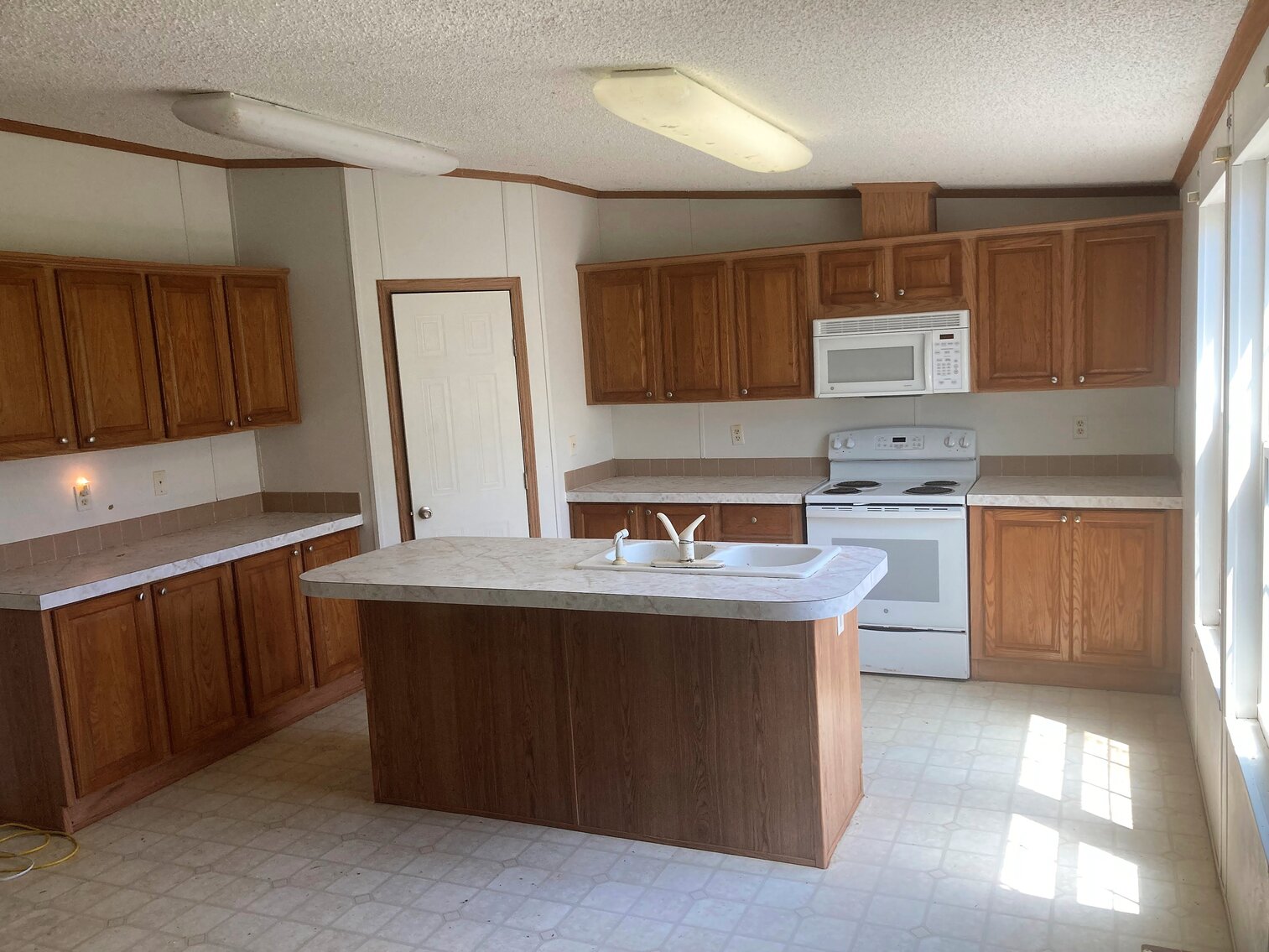 Image for Public Trustee Sale | Spacious 4 Bed/3 Full Bath Single Family Home | 3,016± SF | 4506 Farnham Creek Road | Northern Neck | Farnham, VA