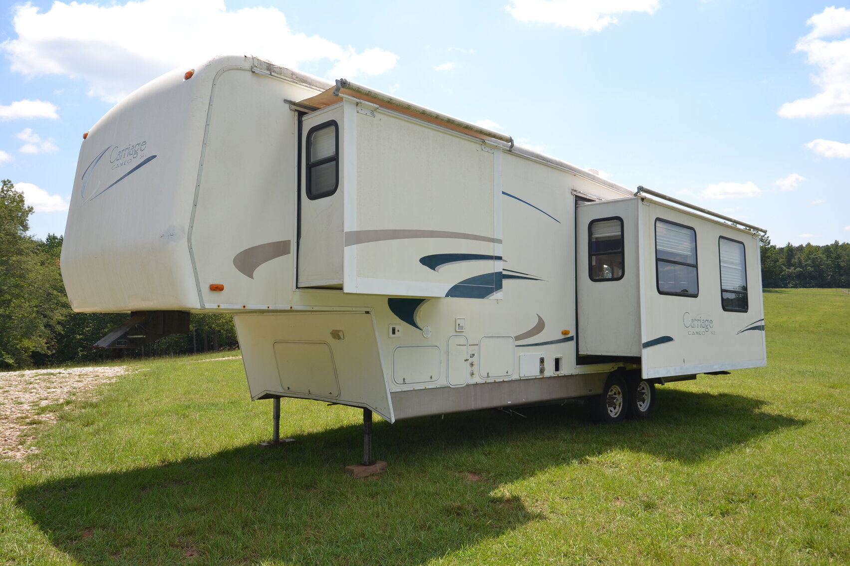 35 ft fifth wheel hitch travel trailer