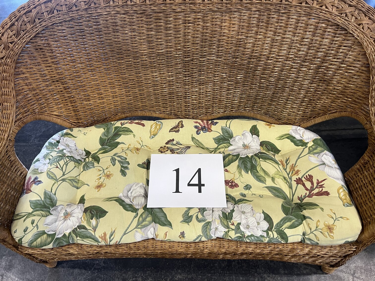 WICKER LOVESEAT