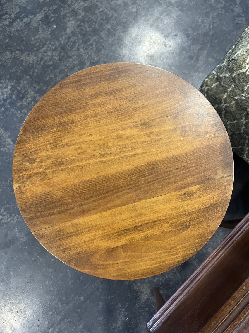 ROUND SIDE TABLE