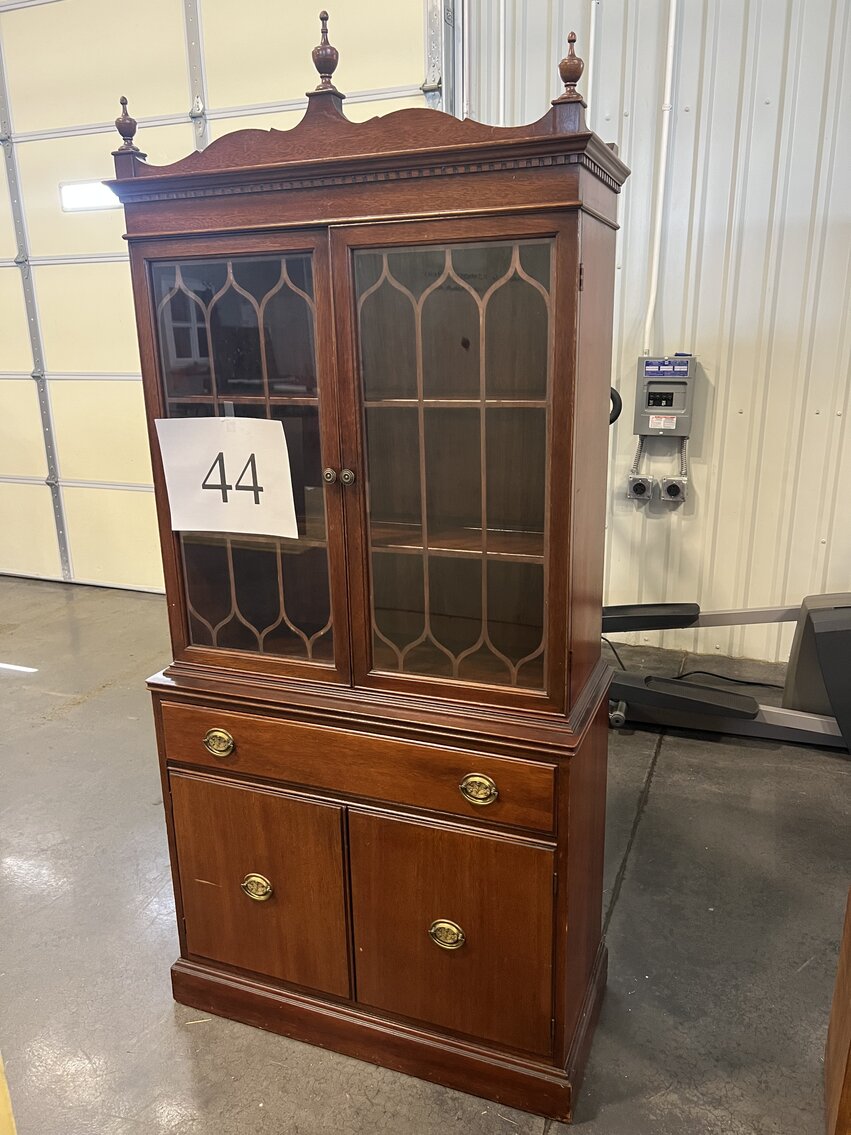 GEORGIAN STYLE CHINA CABINET