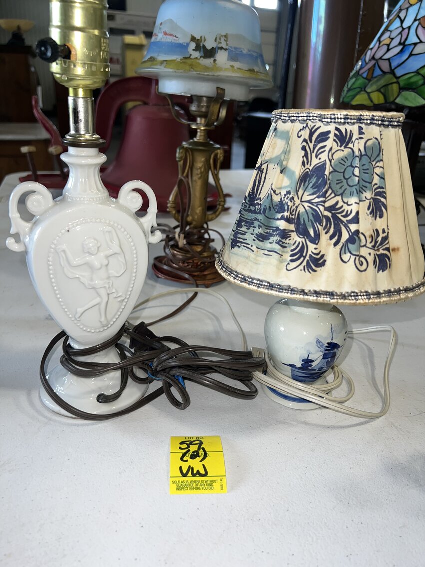2 SMALL LAMPS