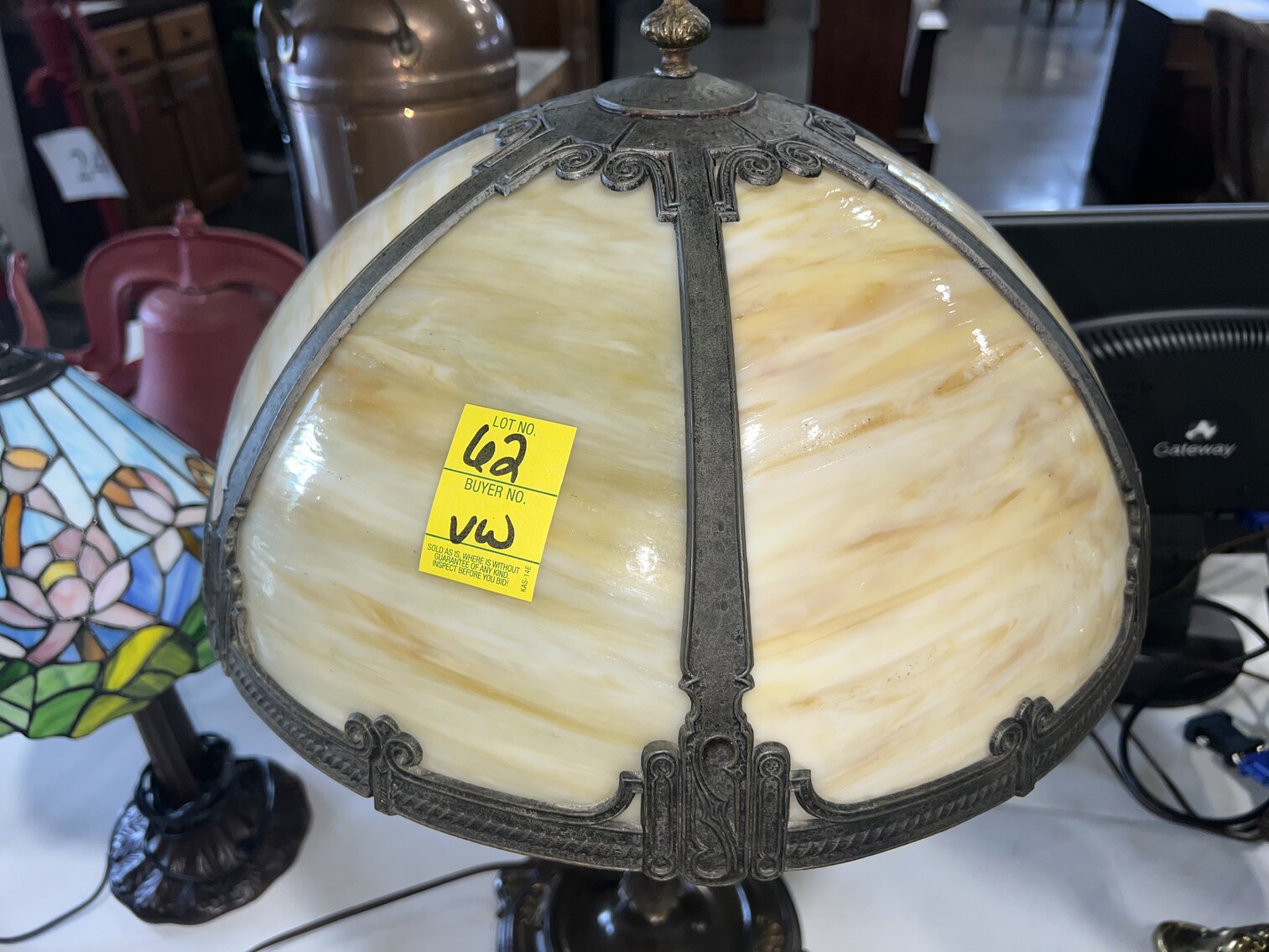 LAMP W/SLAG GLASS SHADE
