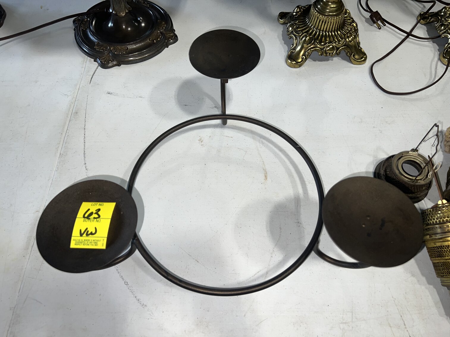 METAL CANDLE STAND