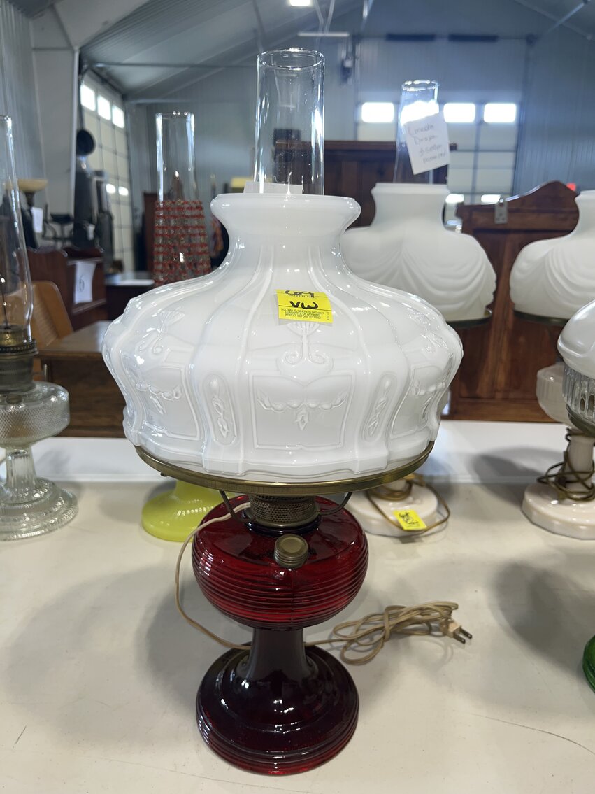 RUBY GLASS LAMP