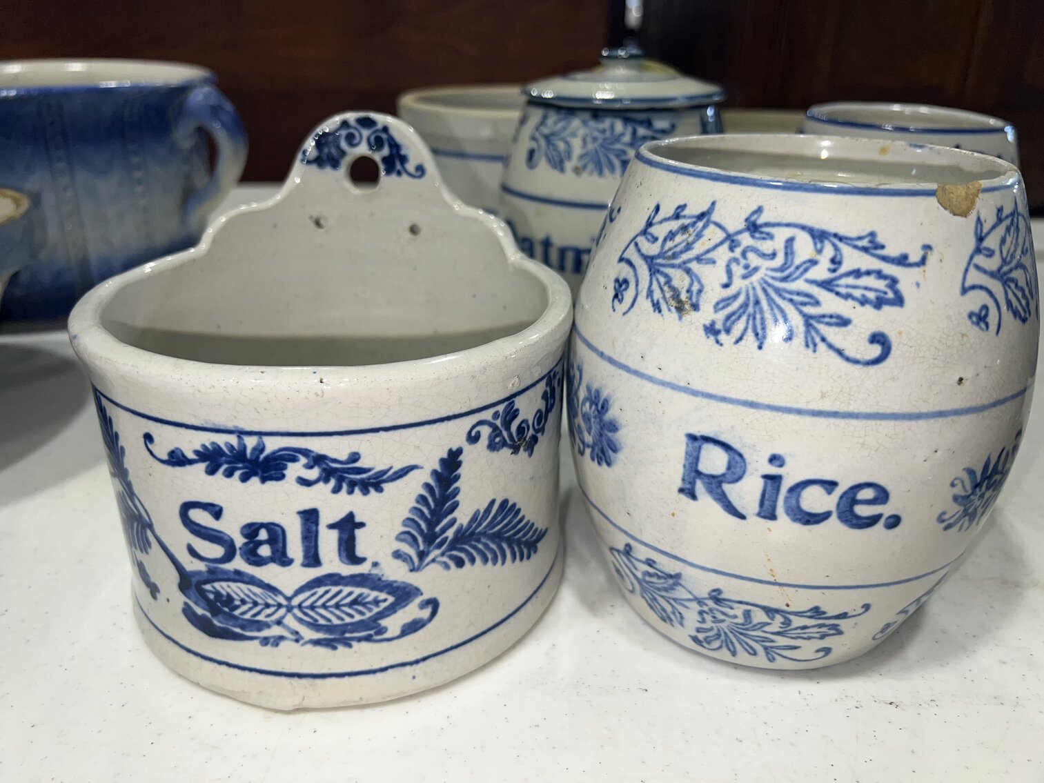 5 STONEWARE PIECES