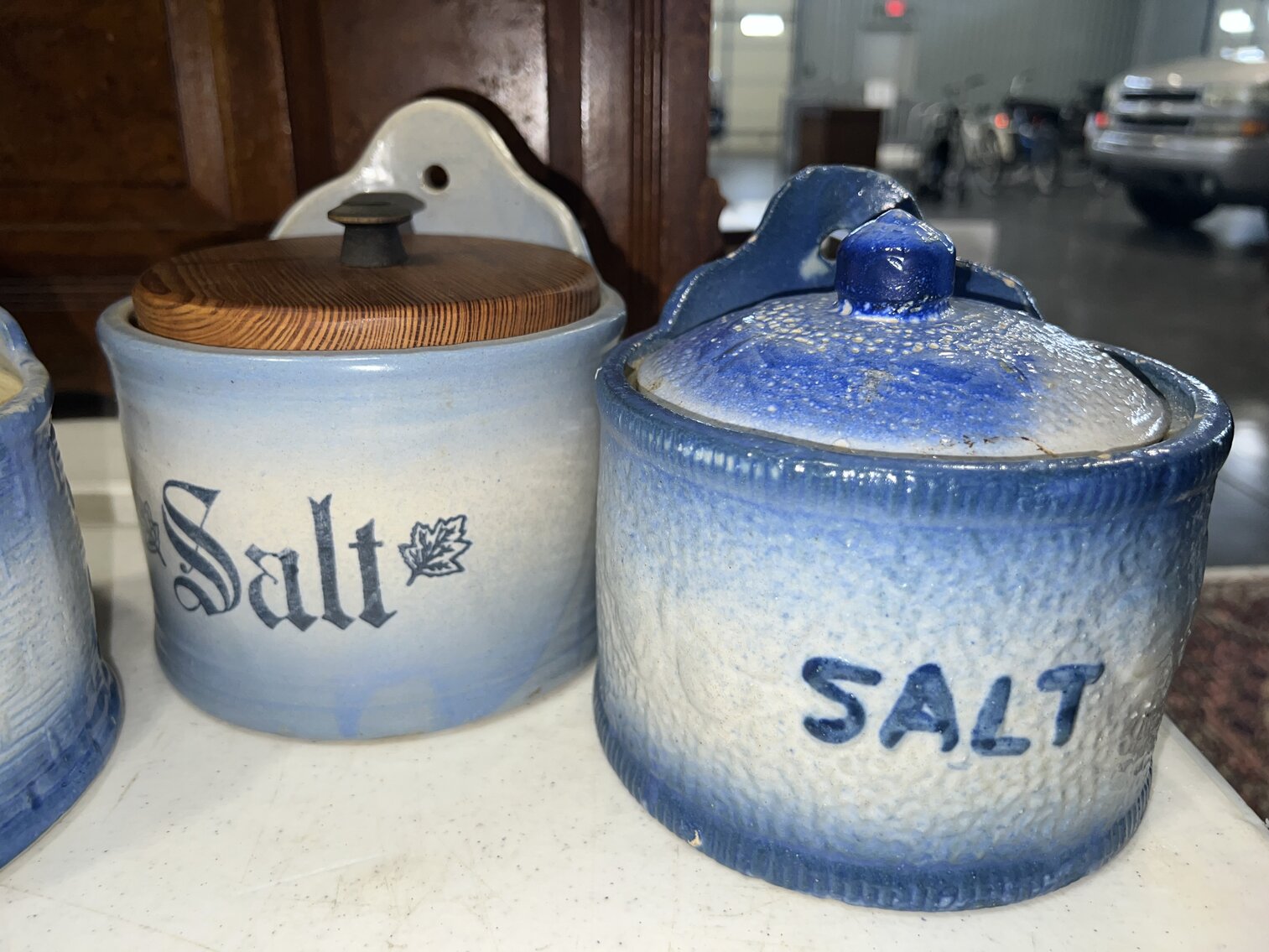 4 STONEWARE PIECES
