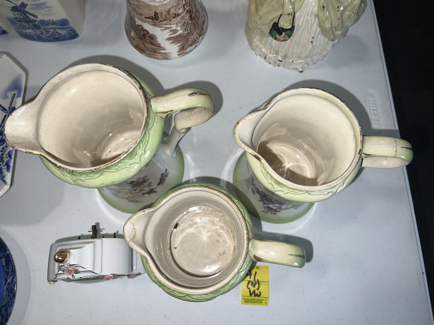 4 DECORATIVE PIECES