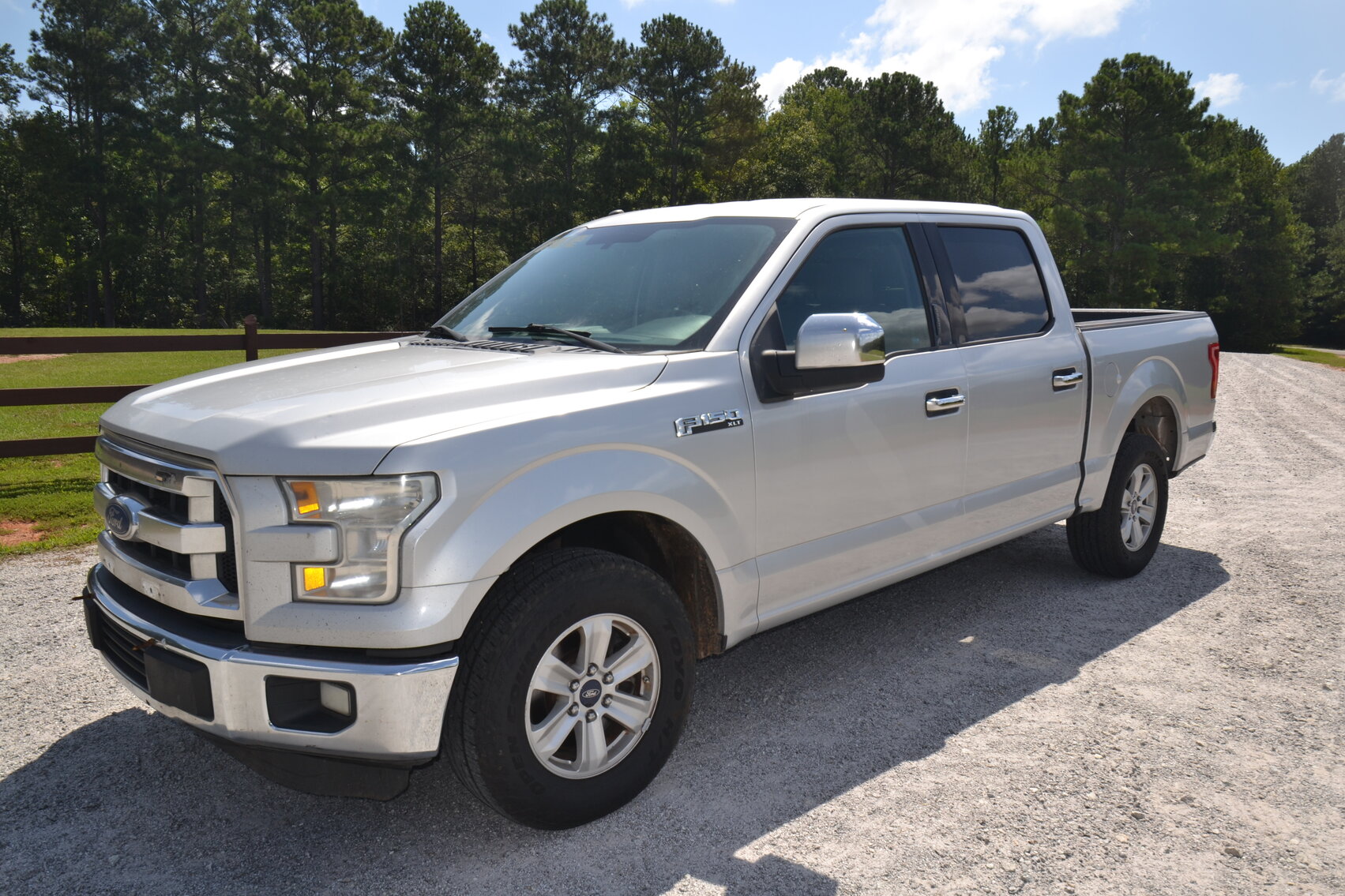 2016 Ford F-150 Pickup Truck XLT 