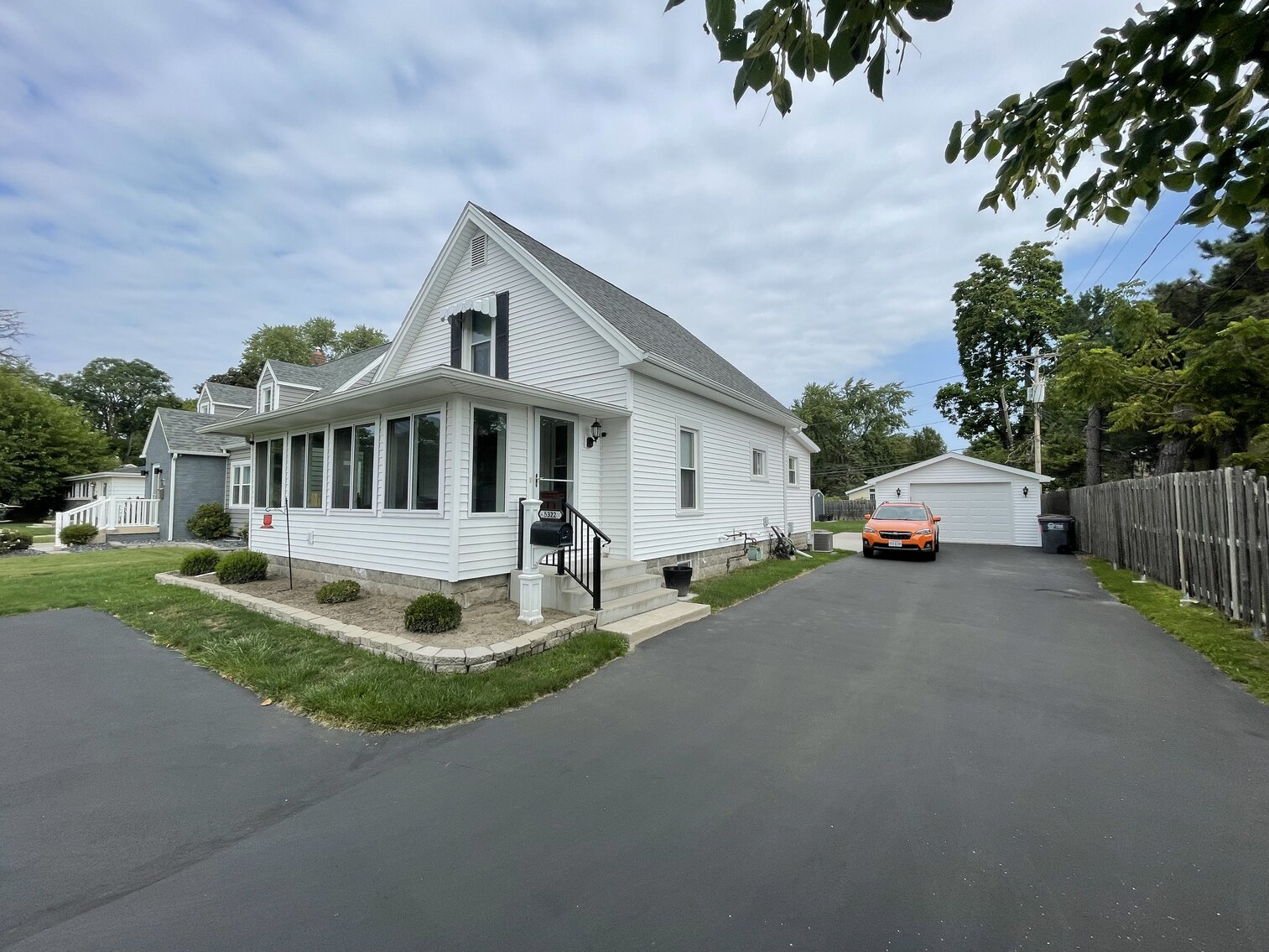 Image for MINIMUM BID AUCTION $69,000! 5322 W Bancroft St