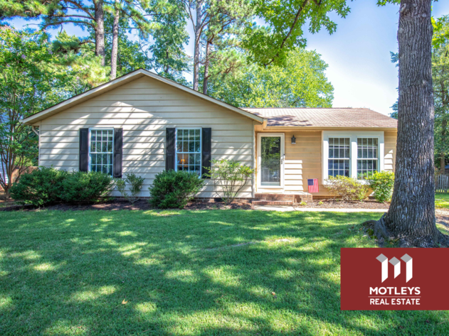 Image for Charming 3 BR/2 BA Rancher | 1,188± SF | Dunncroft Subdivision in Henrico | Rear Deck & Fully Fenced Backyard | 4814 Mill Park Court | Glen Allen, VA