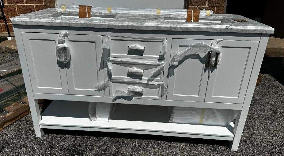 Ming Dian Furniture Co. Everett 61in Vanity in White No. EEWVT6122D