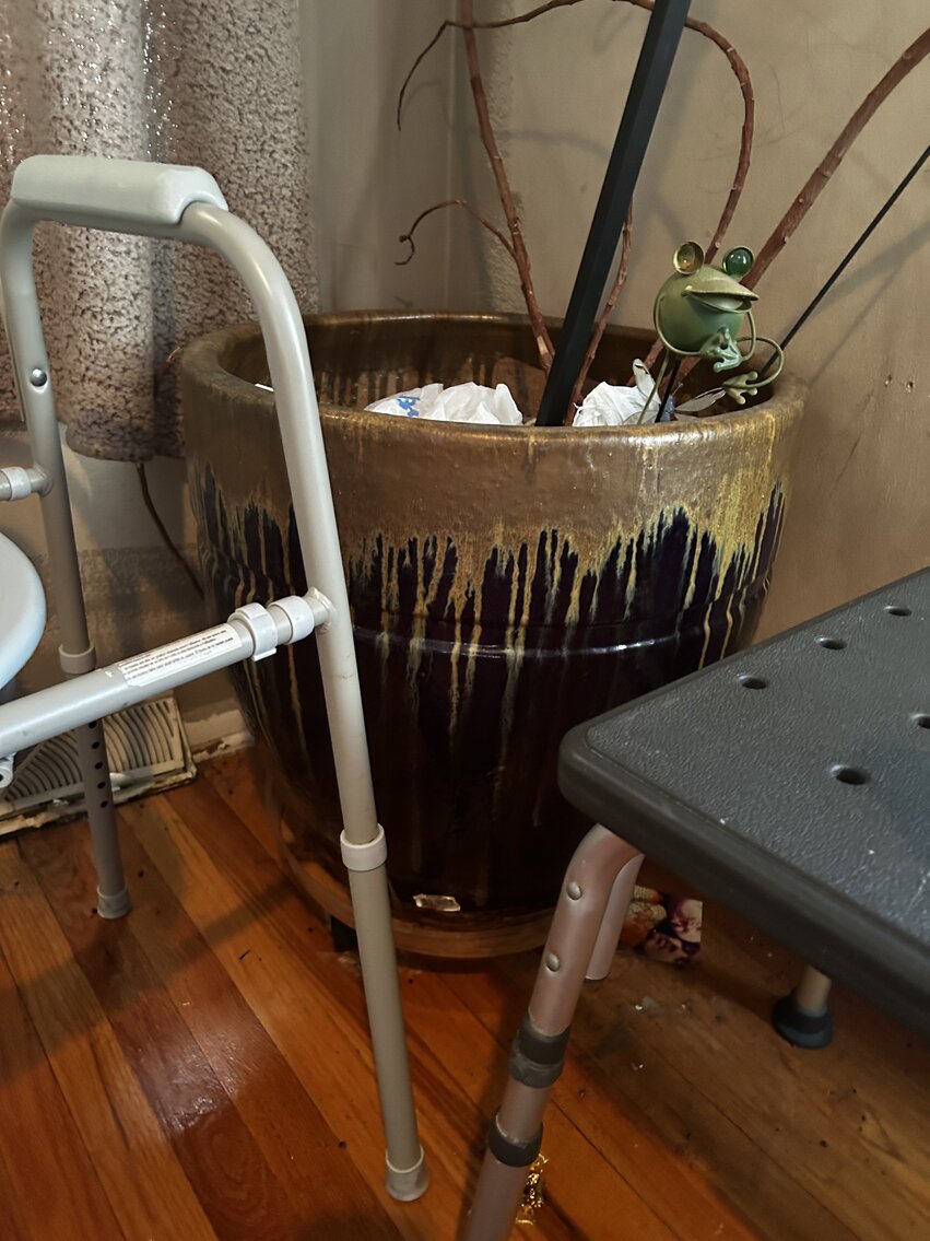 Image for EMERGENCY LAST MINUTE DOUBLE ESTATE AUCTION CARAVAN