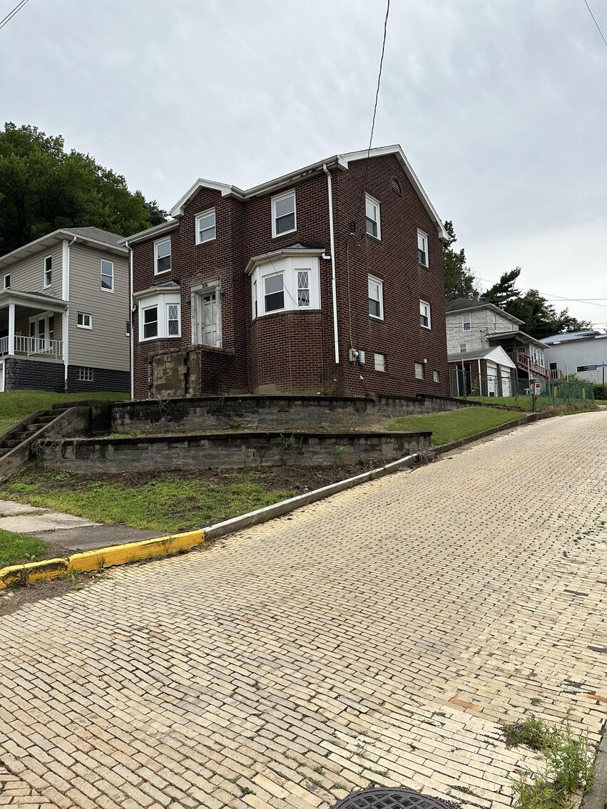 Image for SOLD $29,150 - Brick Fixer-Upper in Follansbee Selling to the Highest Bidder