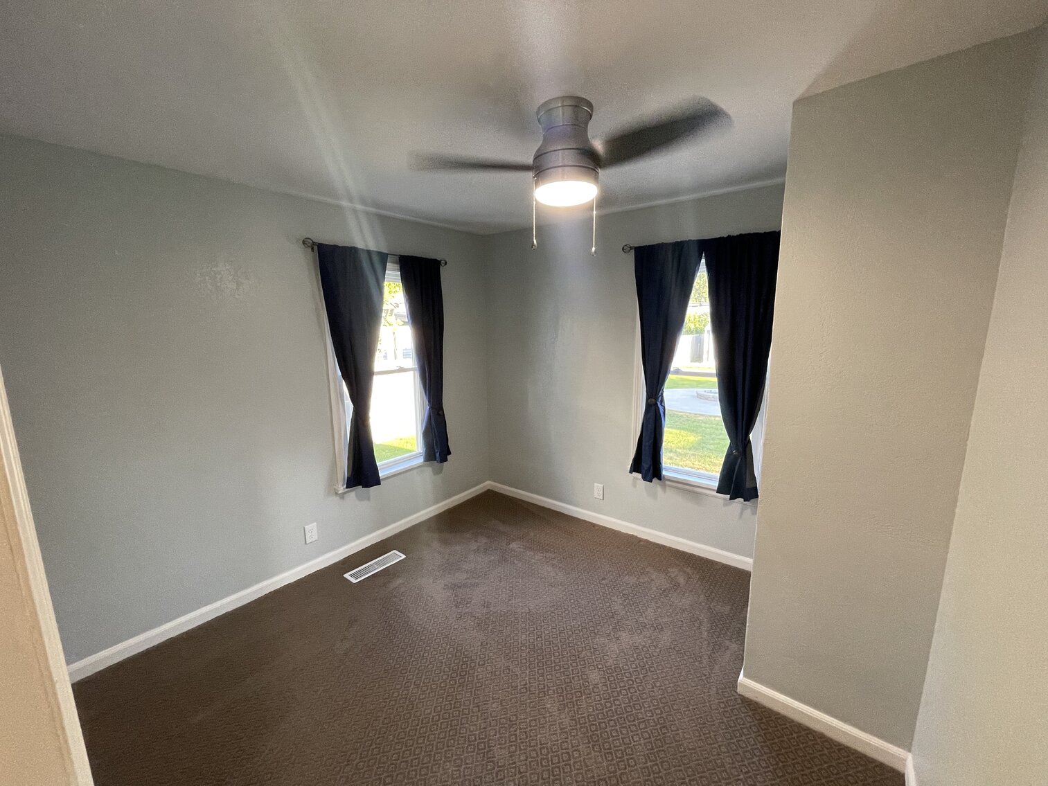 Image for MINIMUM BID AUCTION $69,000! 5322 W Bancroft St