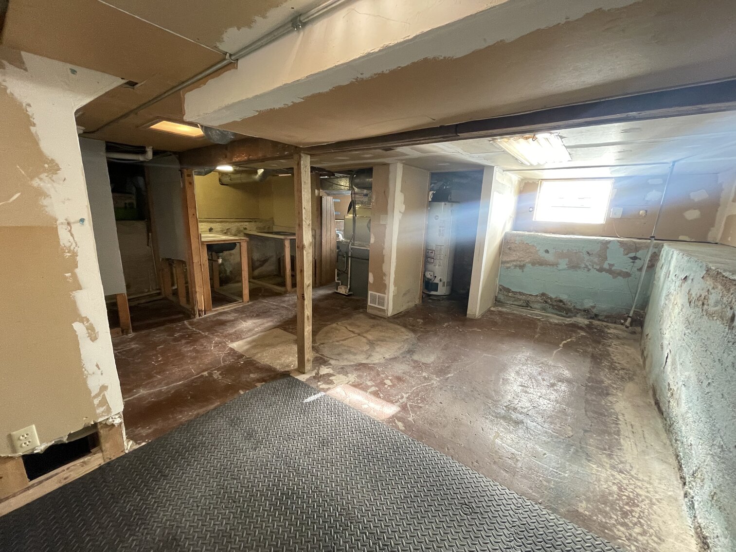 Image for MINIMUM BID AUCTION $69,000! 5322 W Bancroft St