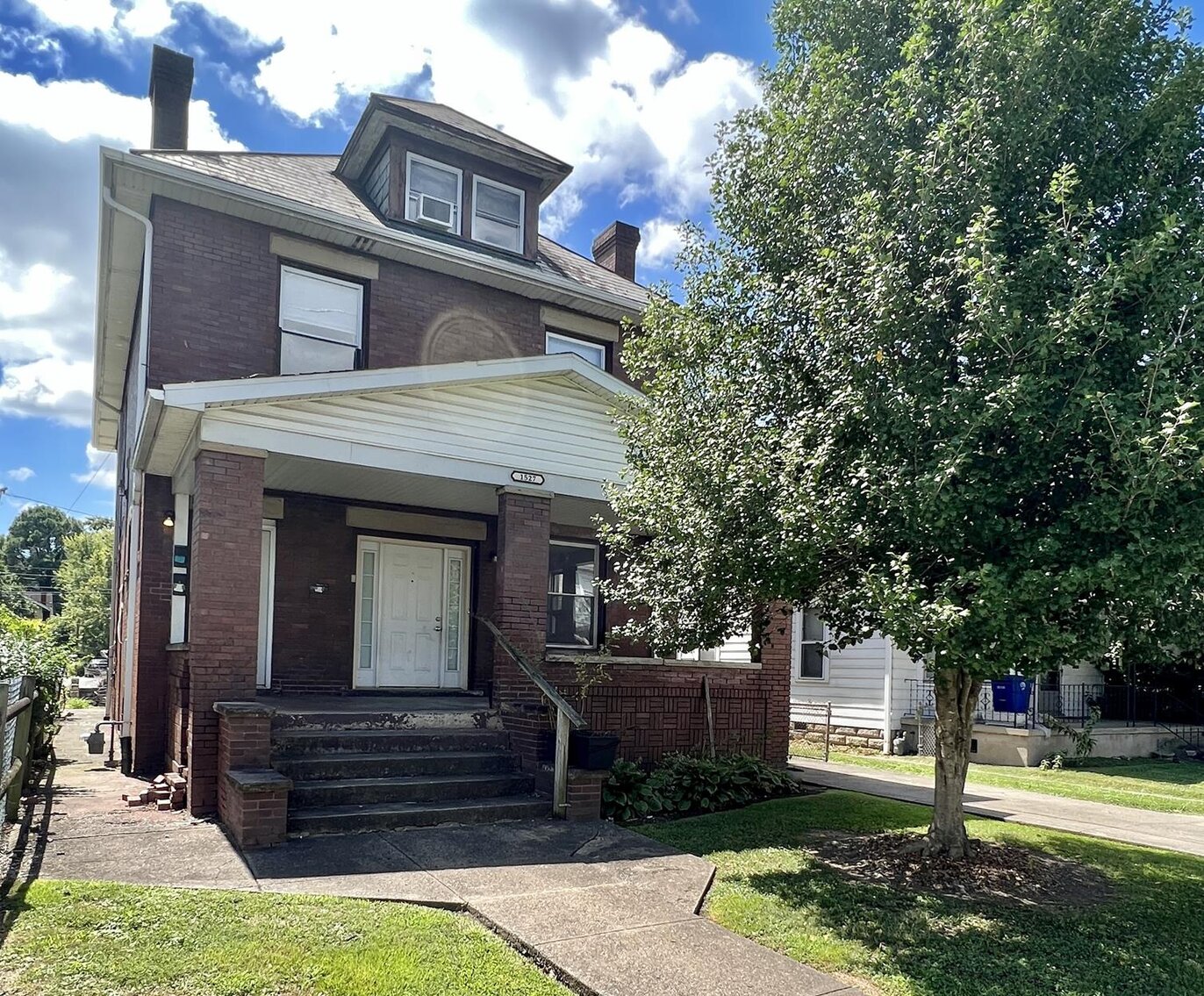 Image for SOLD $108,900 - Triplex Near the Capitol Selling to the Highest Bidder