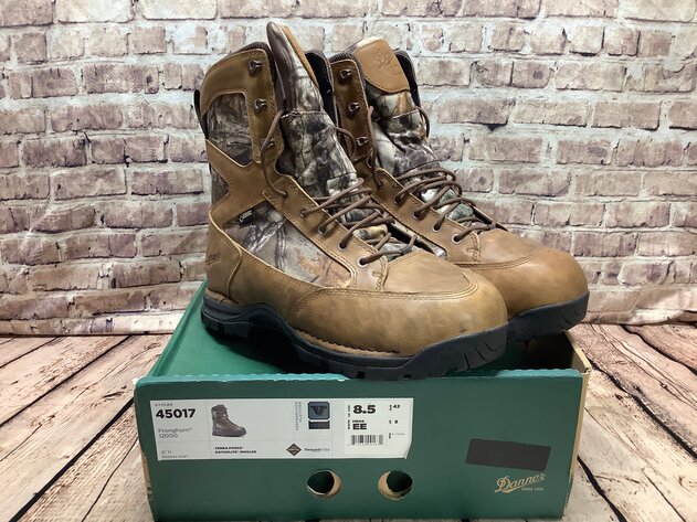 Image for Sept 18 BRAND NEW BOOT & SHOW AUCTION