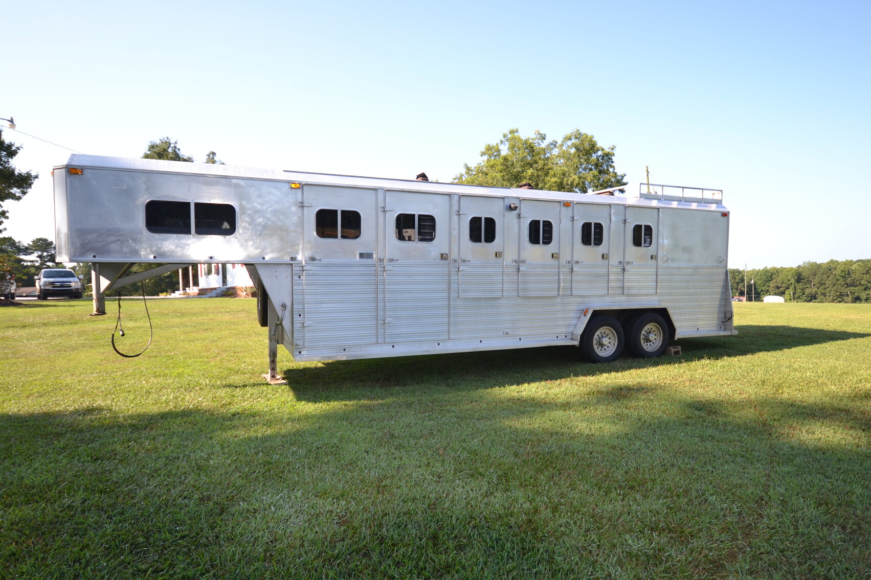5 Horse Trailer  MFG: Double “L” Livestock Productions