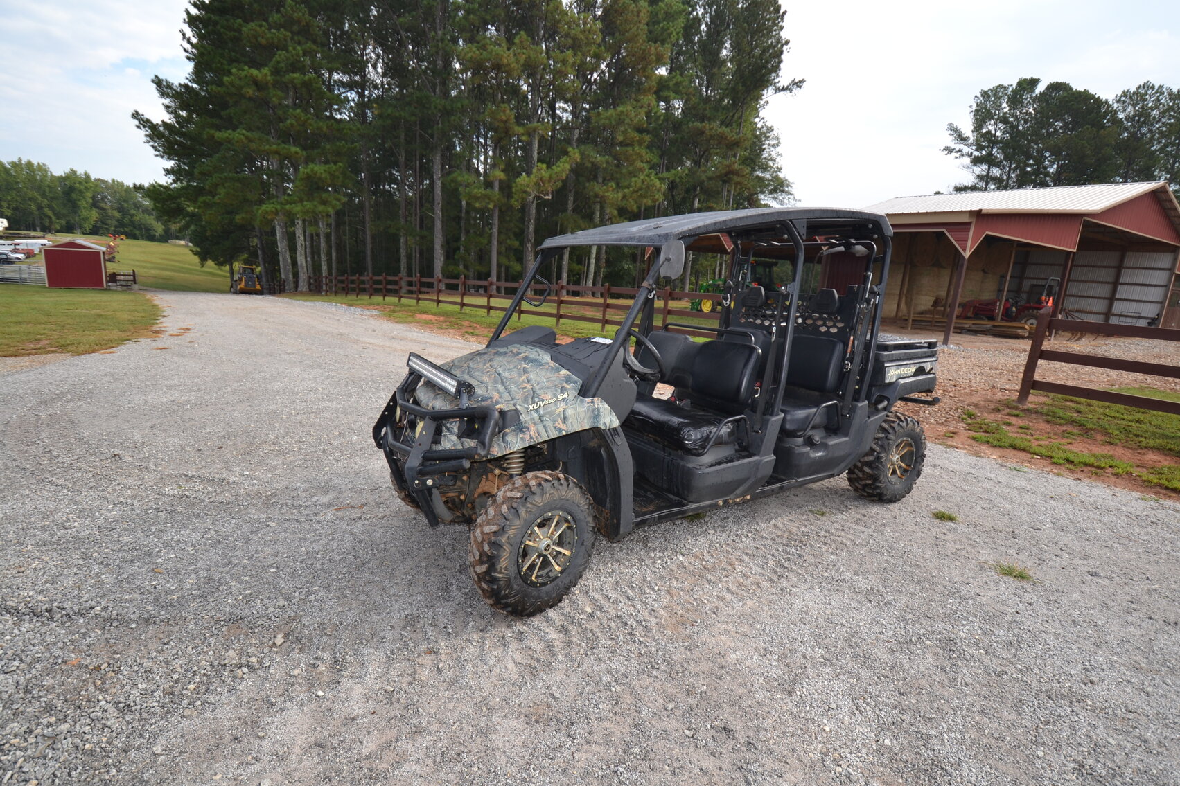 4 Seater 4x4 John Deere Gator 550