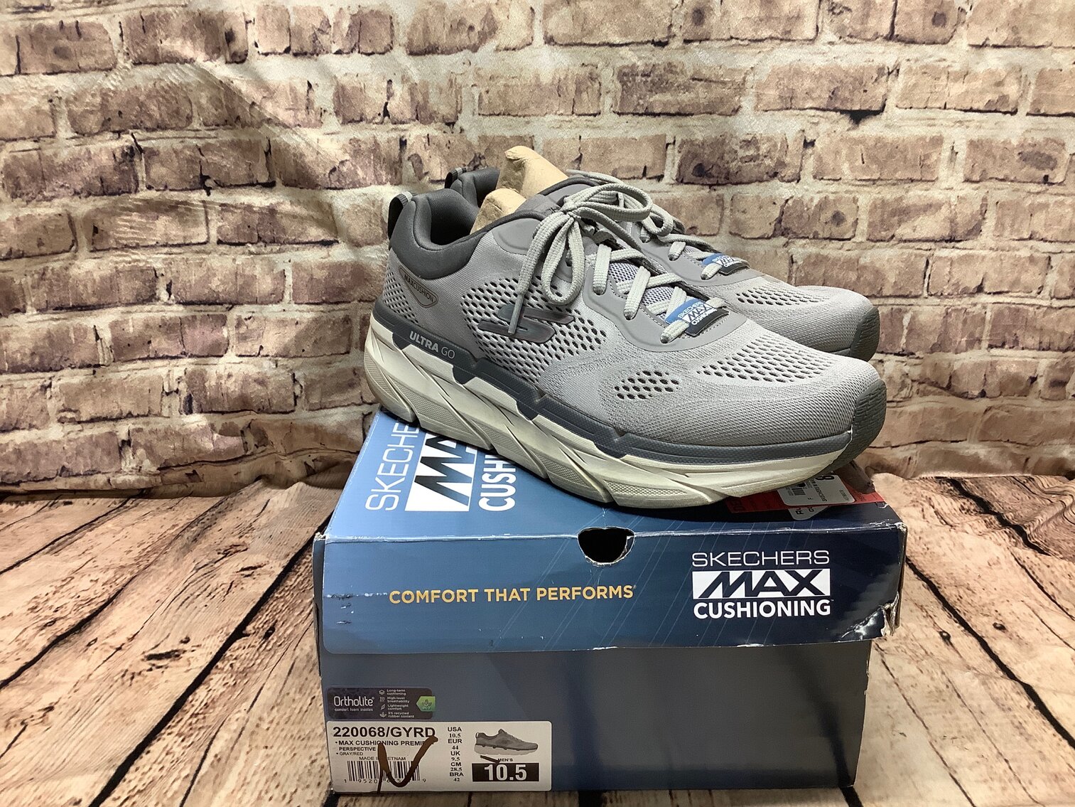 Mens 10.5 Skechers 
