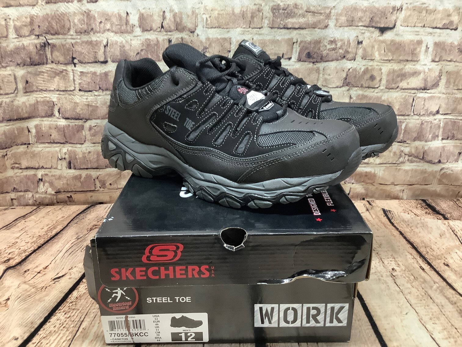 Mens 12 Skechers Work Shoe 