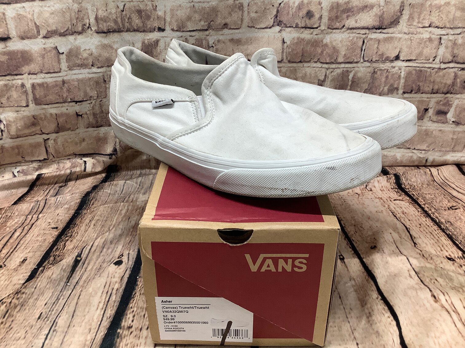 Womens 9 Vans 