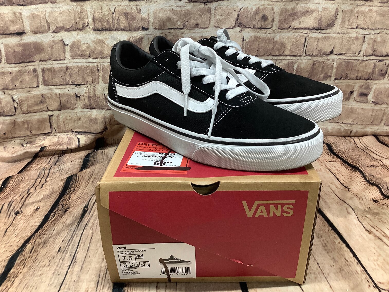 Womens 7.5 Vans Ward 