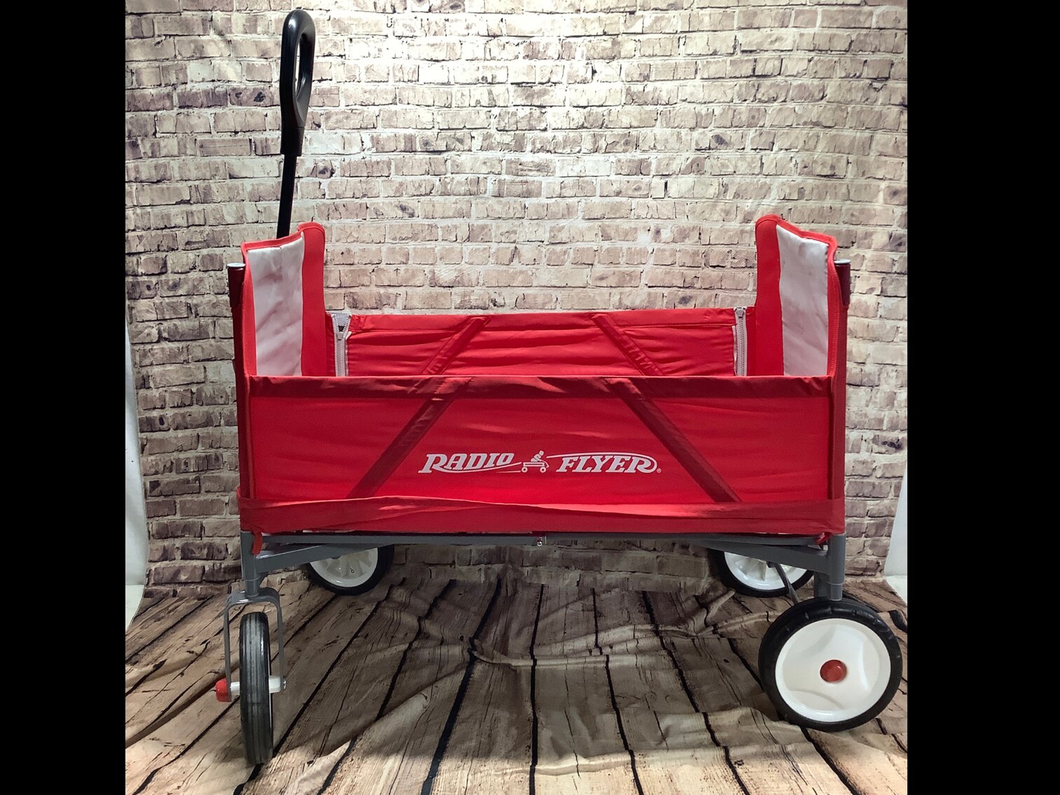 Radio Flyer Foldable Wagon 