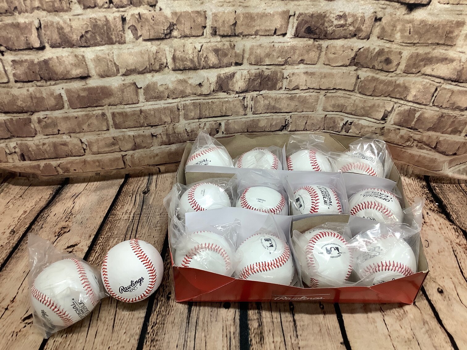 (14) Rawlings 12U Baseballs 
