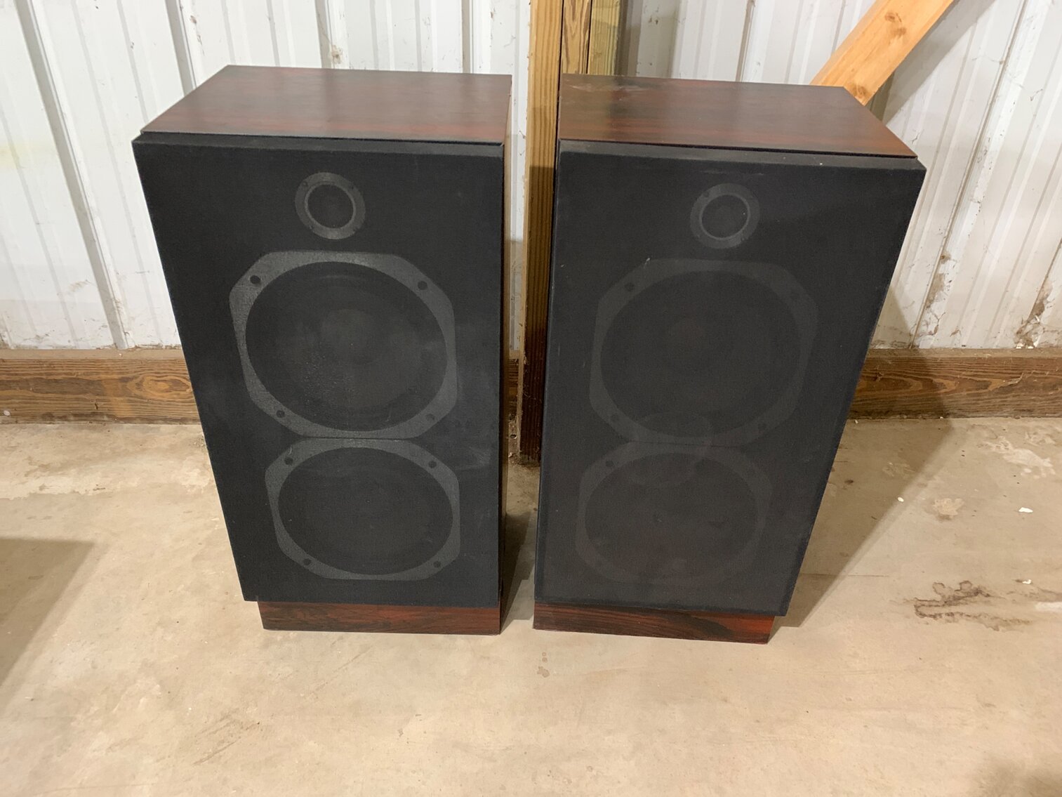 2 Mitsubishi Speakers 