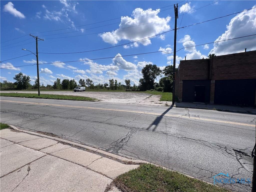 Image for MINIMUM BID AUCTION $125,000! 2212 Consaul St