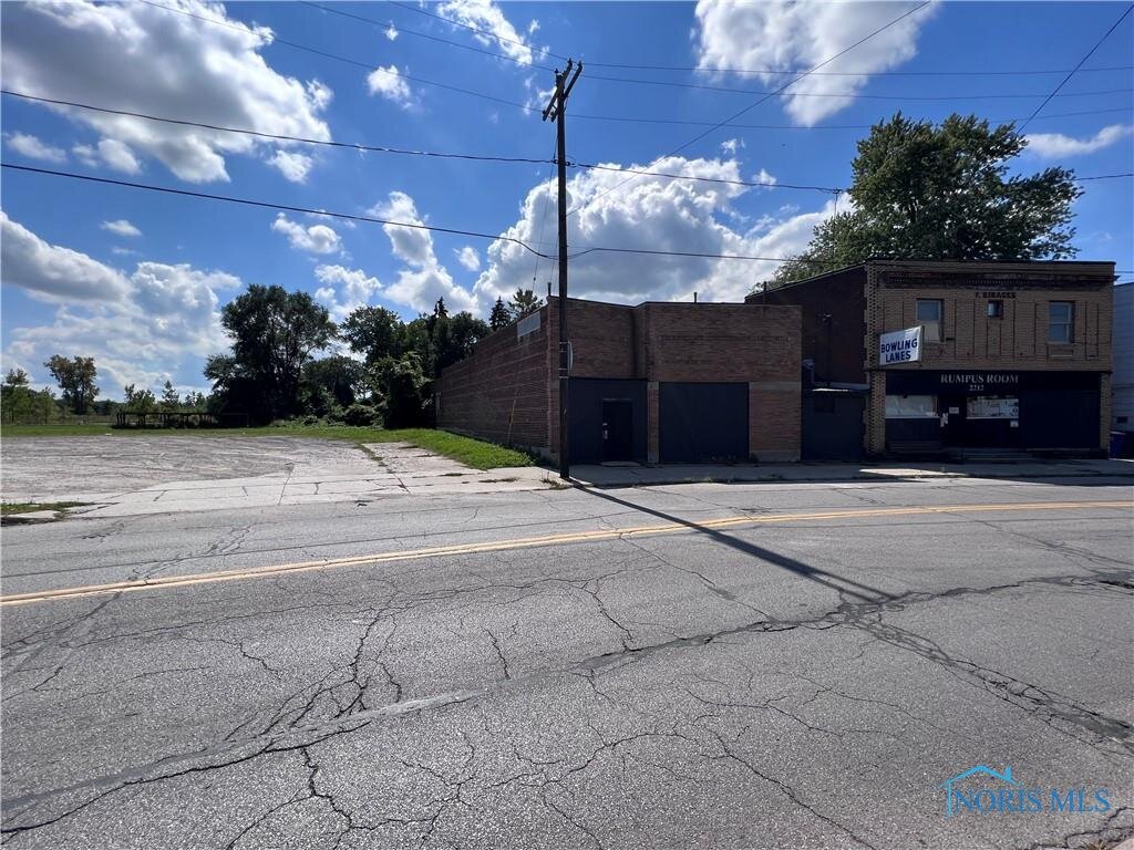 Image for MINIMUM BID AUCTION $125,000! 2212 Consaul St