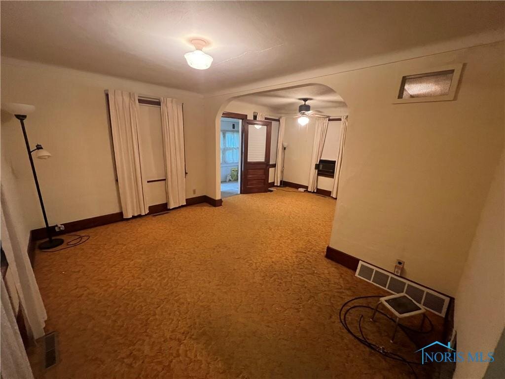 Image for MINIMUM BID AUCTION $20,000! 609 E. Garfield Ave.