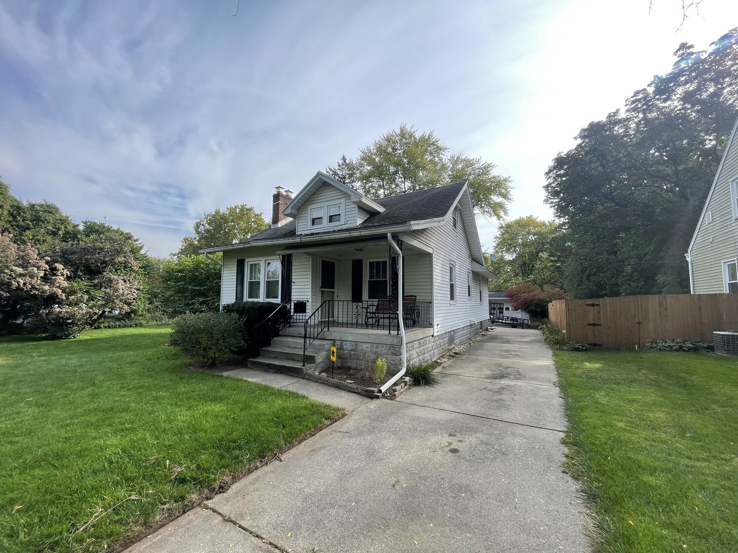 Image for MINIMUM BID AUCTION $69,000! 2025 Hogarth Rd