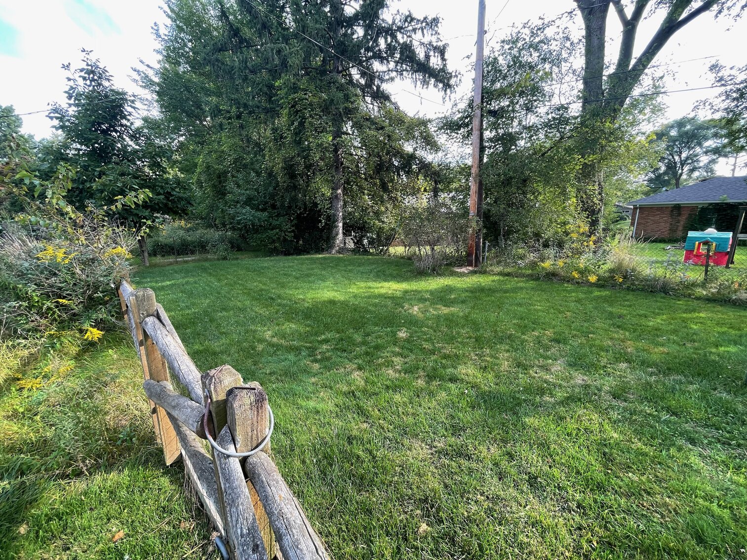 Image for MINIMUM BID AUCTION $69,000! 2025 Hogarth Rd