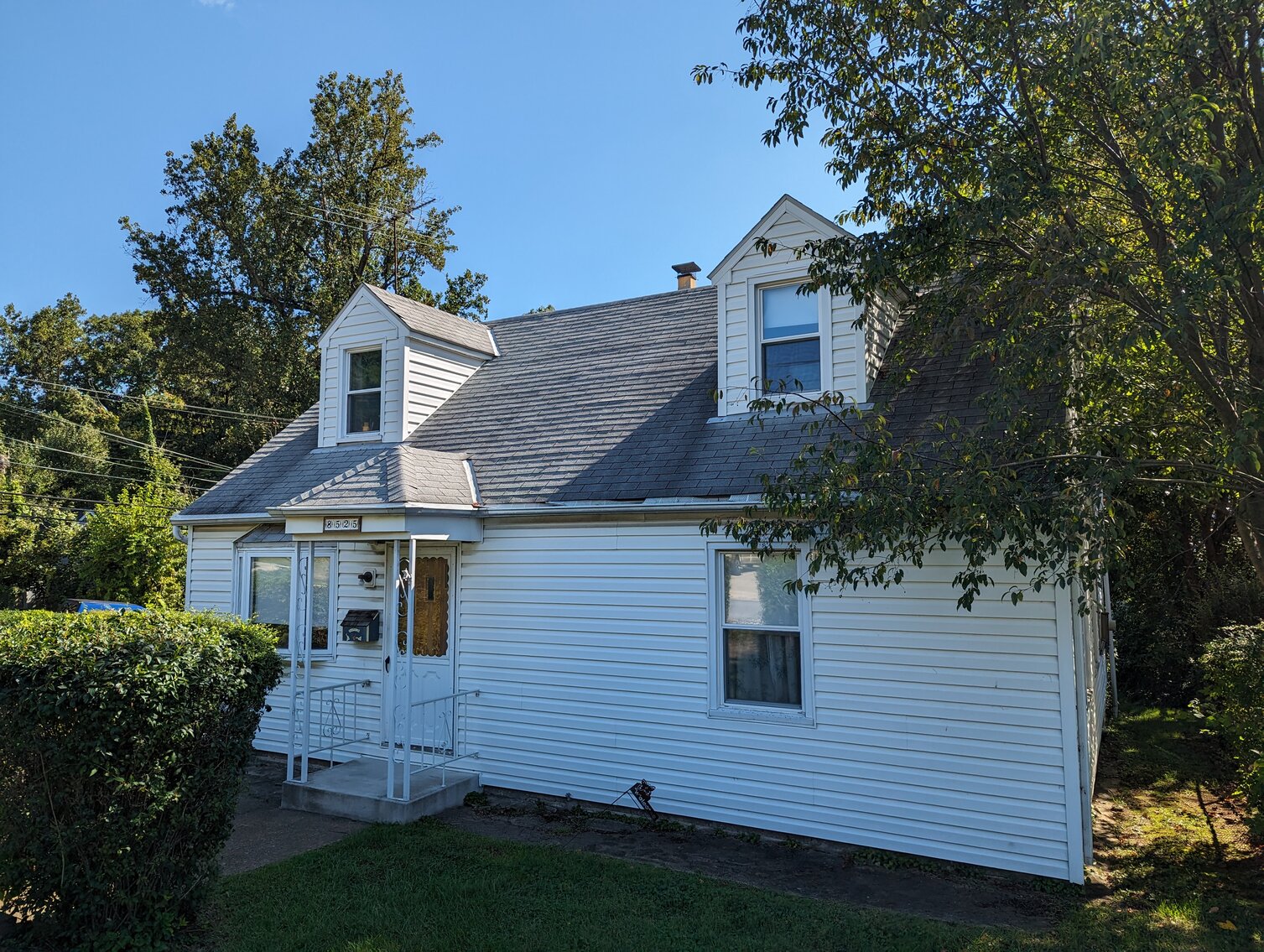 Image for 3 BR, 2-STORY VINYL SIDED CAPE COD; IN BOX BARBIES, CABBAGE PATCH, STAR TREK & STAR WARS COLLECTIBLES, GLASSWARE, FURNITURE & TOOLS