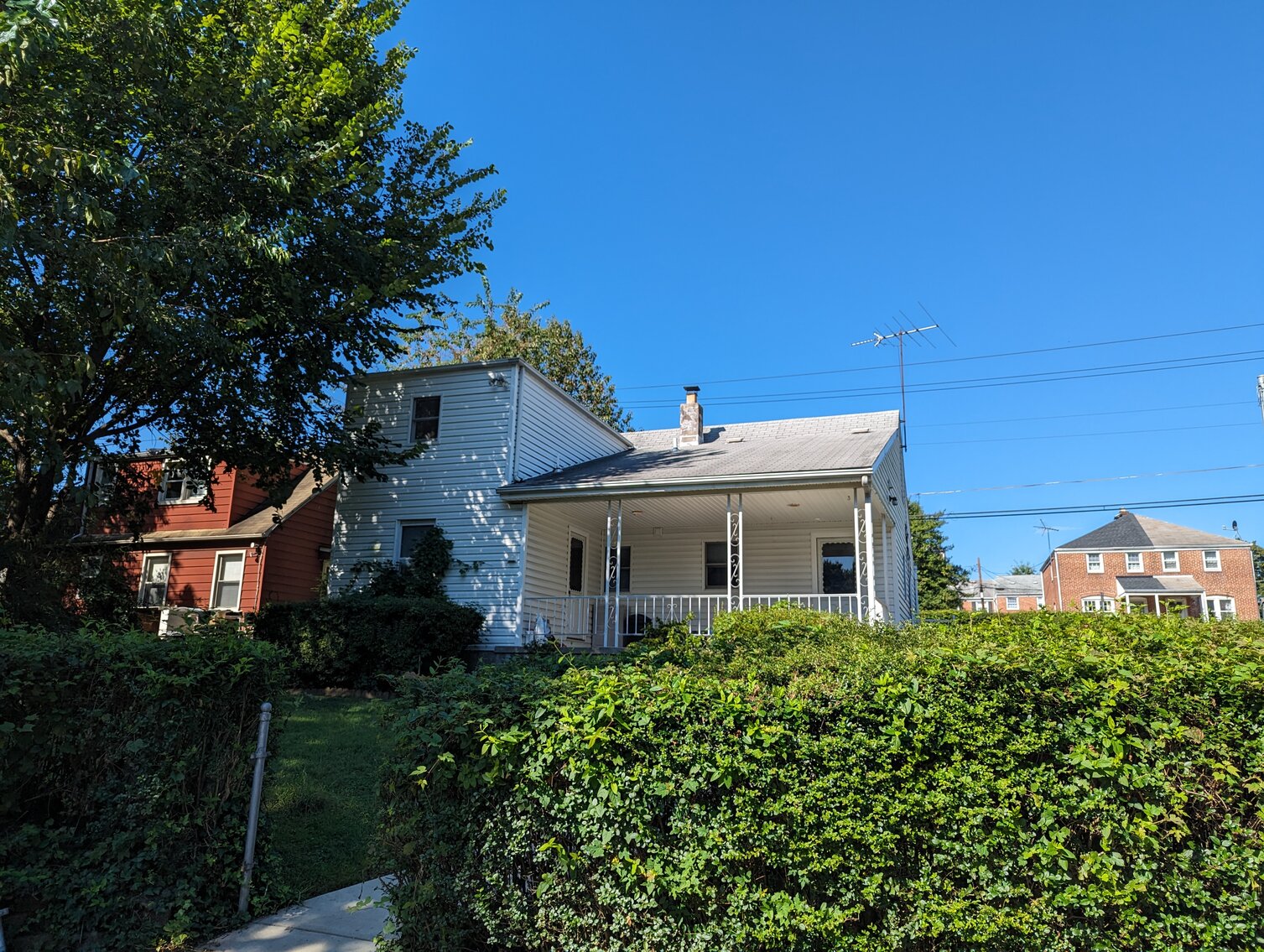 Image for 3 BR, 2-STORY VINYL SIDED CAPE COD; IN BOX BARBIES, CABBAGE PATCH, STAR TREK & STAR WARS COLLECTIBLES, GLASSWARE, FURNITURE & TOOLS