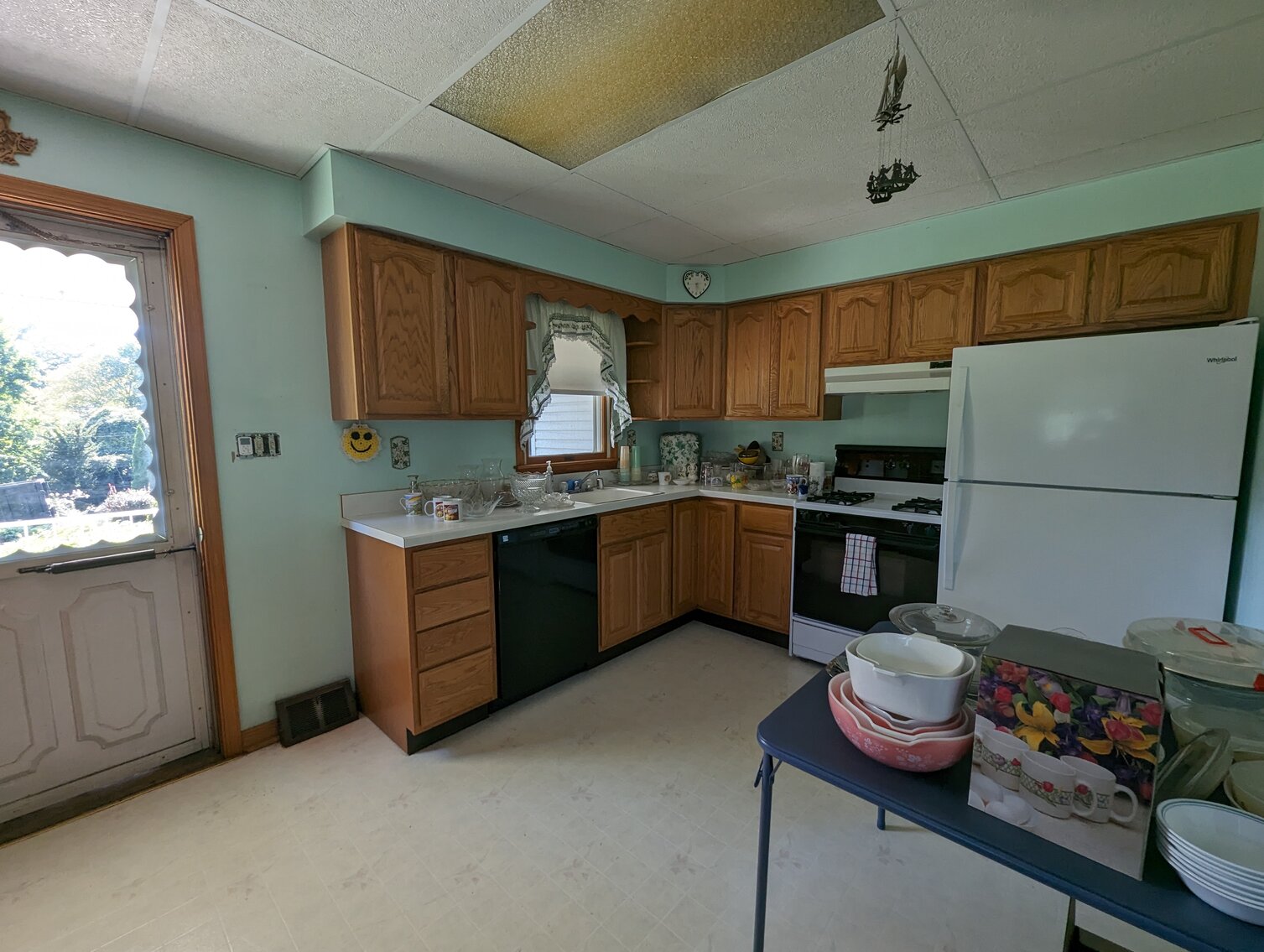 Image for 3 BR, 2-STORY VINYL SIDED CAPE COD; IN BOX BARBIES, CABBAGE PATCH, STAR TREK & STAR WARS COLLECTIBLES, GLASSWARE, FURNITURE & TOOLS