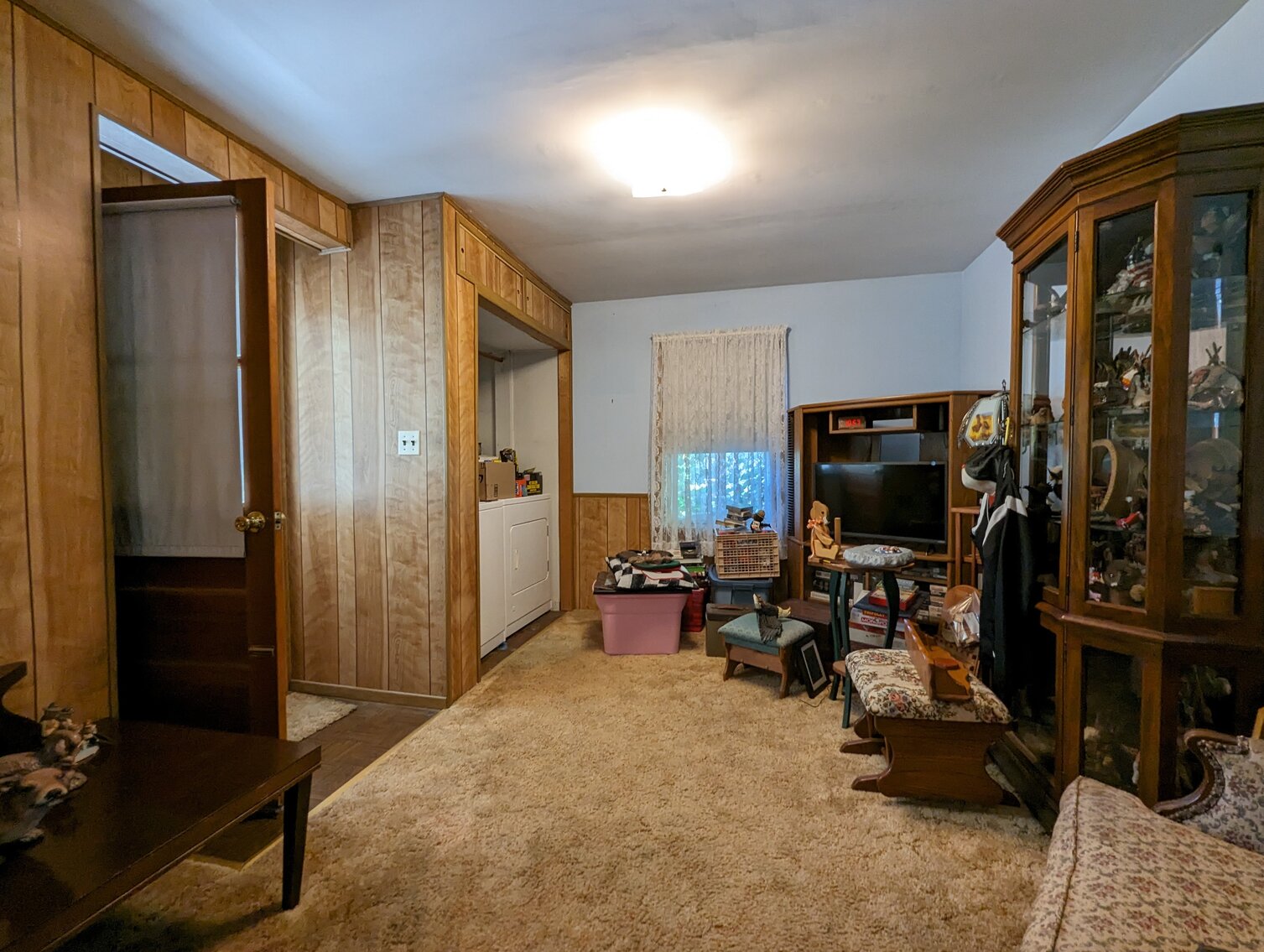 Image for 3 BR, 2-STORY VINYL SIDED CAPE COD; IN BOX BARBIES, CABBAGE PATCH, STAR TREK & STAR WARS COLLECTIBLES, GLASSWARE, FURNITURE & TOOLS