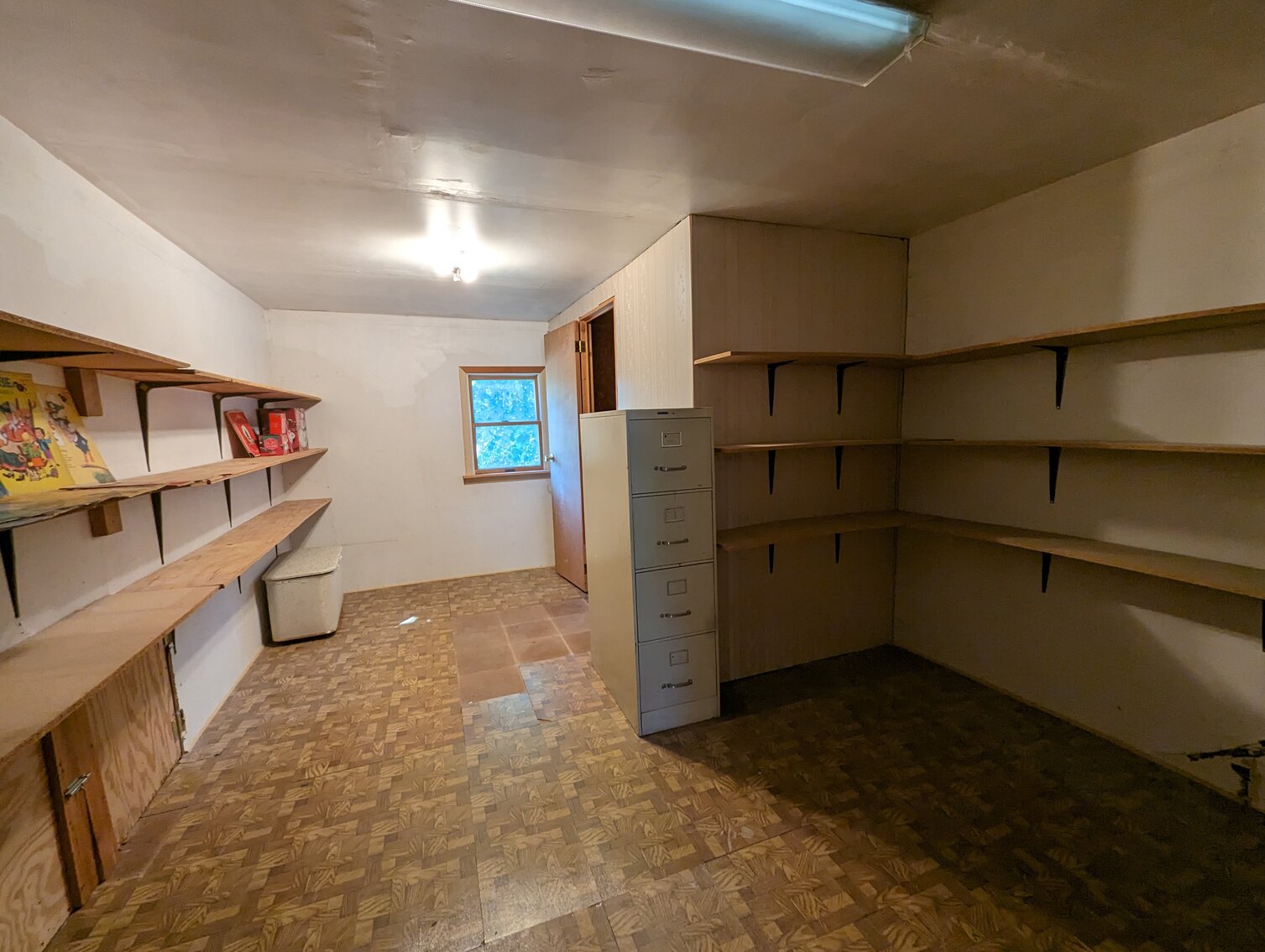 Image for 3 BR, 2-STORY VINYL SIDED CAPE COD; IN BOX BARBIES, CABBAGE PATCH, STAR TREK & STAR WARS COLLECTIBLES, GLASSWARE, FURNITURE & TOOLS