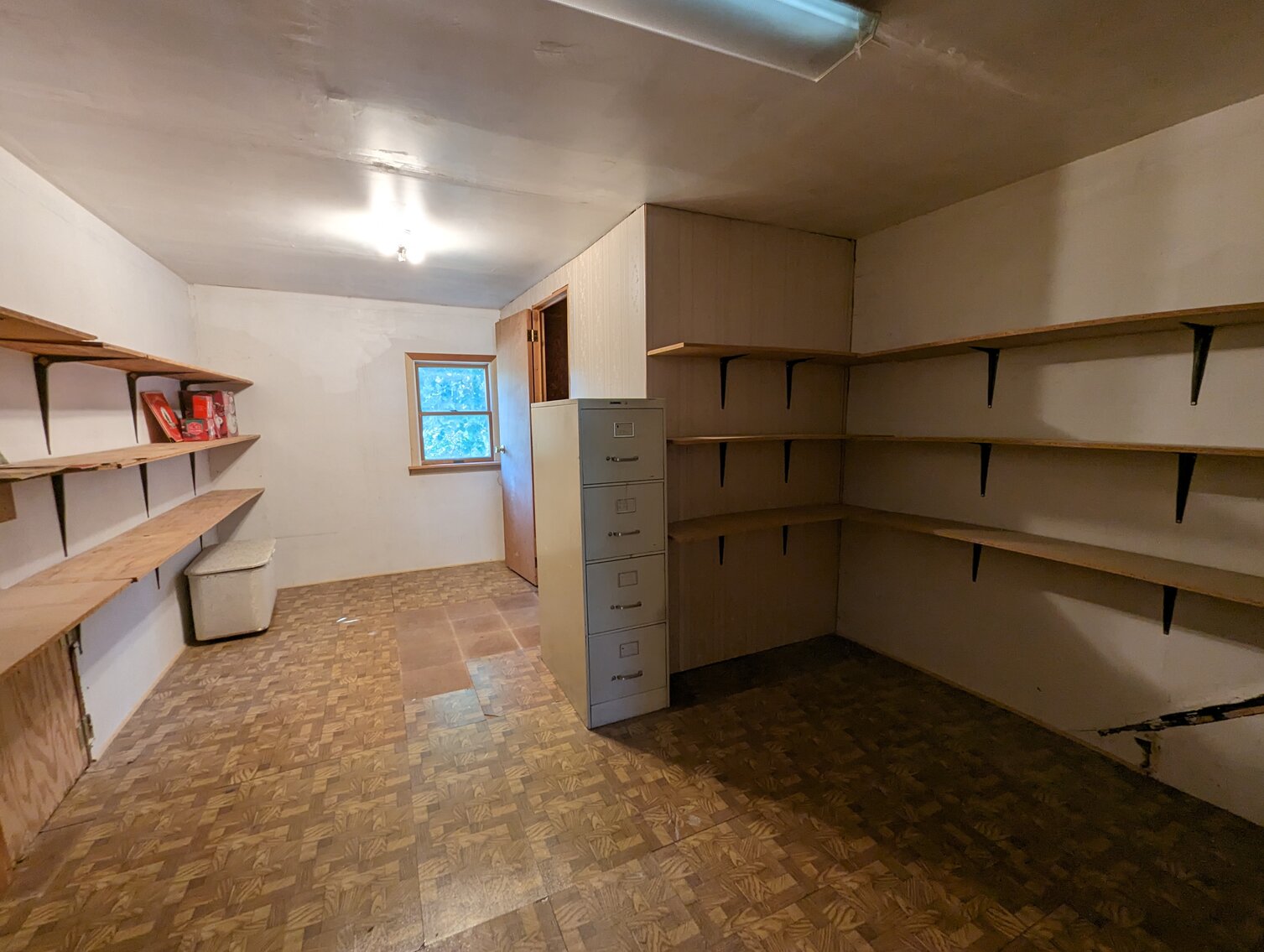 Image for 3 BR, 2-STORY VINYL SIDED CAPE COD; IN BOX BARBIES, CABBAGE PATCH, STAR TREK & STAR WARS COLLECTIBLES, GLASSWARE, FURNITURE & TOOLS