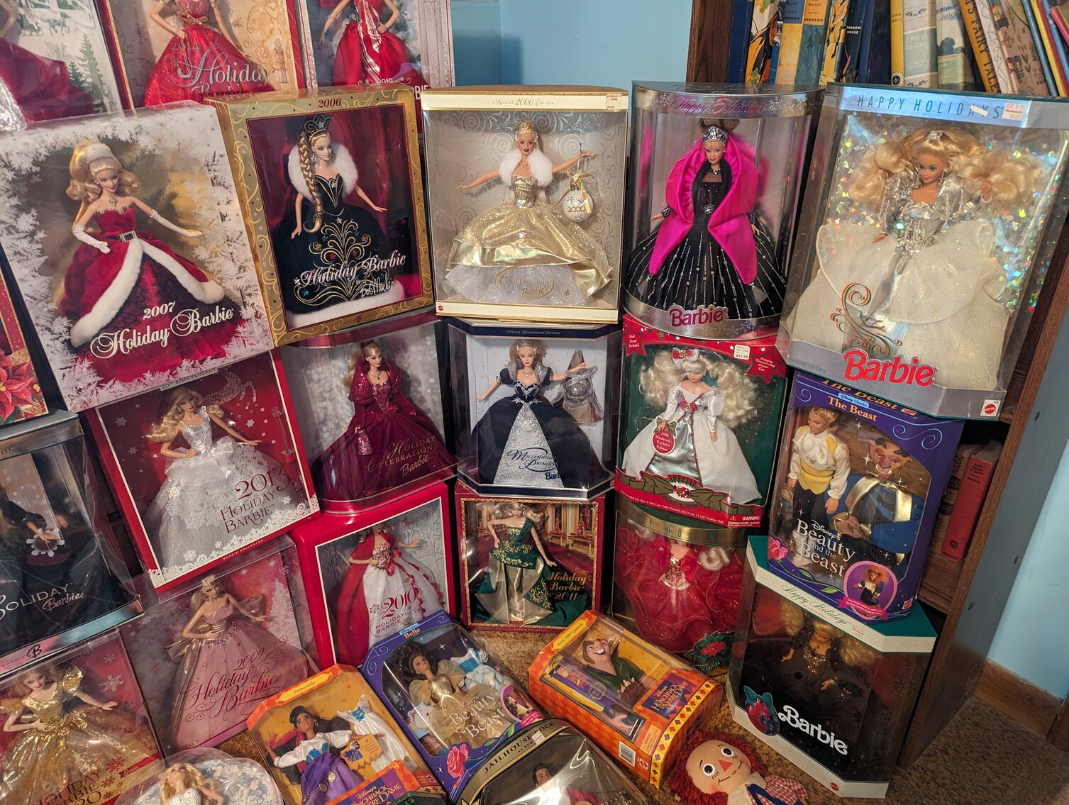 Image for 3 BR, 2-STORY VINYL SIDED CAPE COD; IN BOX BARBIES, CABBAGE PATCH, STAR TREK & STAR WARS COLLECTIBLES, GLASSWARE, FURNITURE & TOOLS